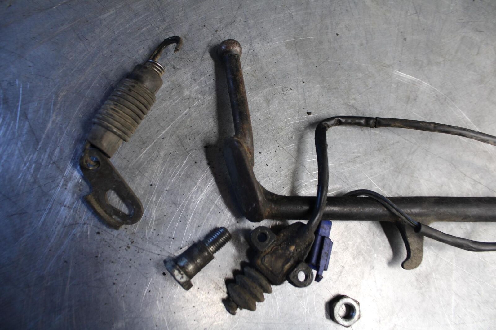 89-90 YAMAHA FZR600 KICKSTAND SIDE KICK STAND 4BP-27311-00-00 BB76