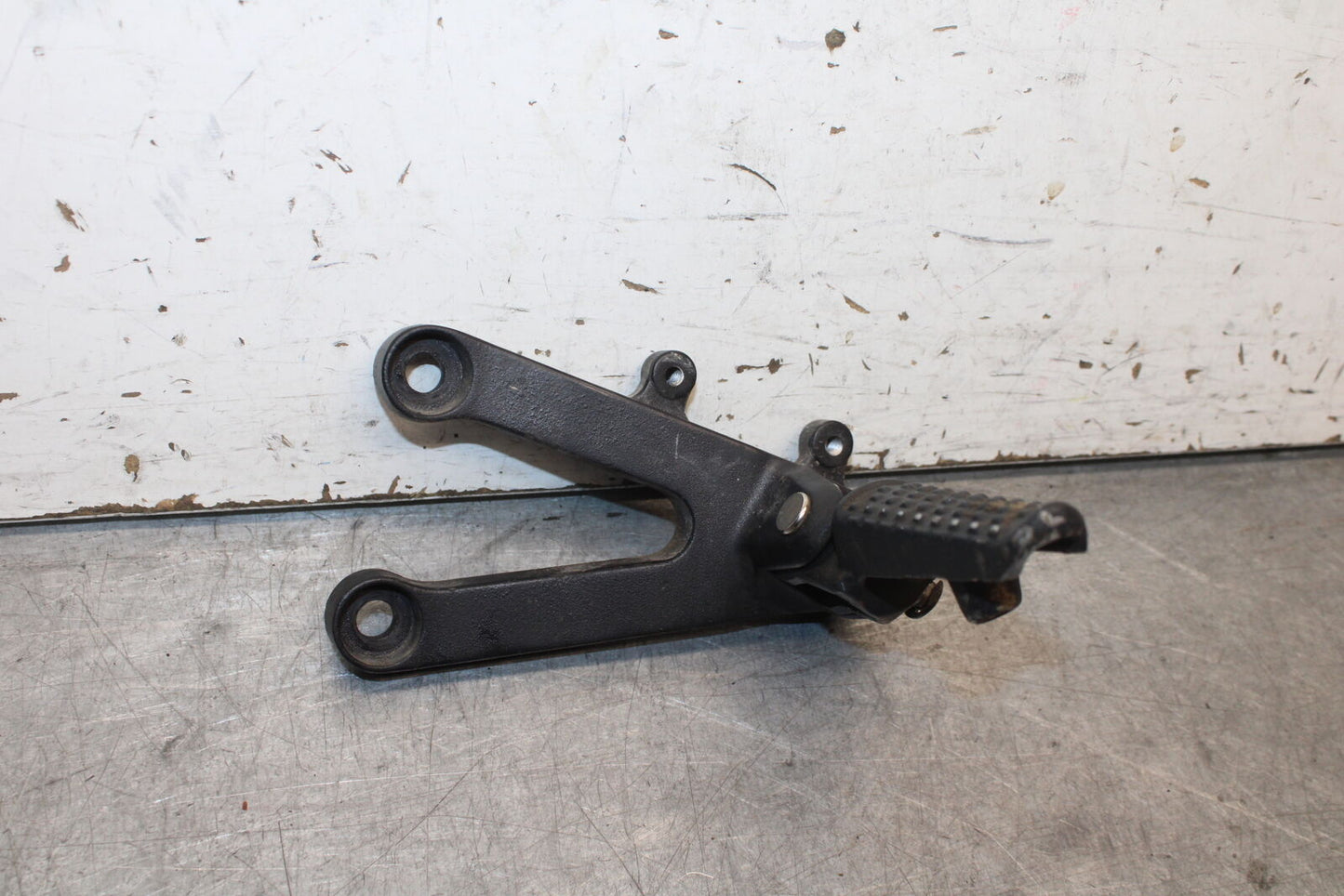 05-06 HONDA CBR600RR LEFT REARSET REAR SET DRIVER FOOT PEG REST STOP BB399