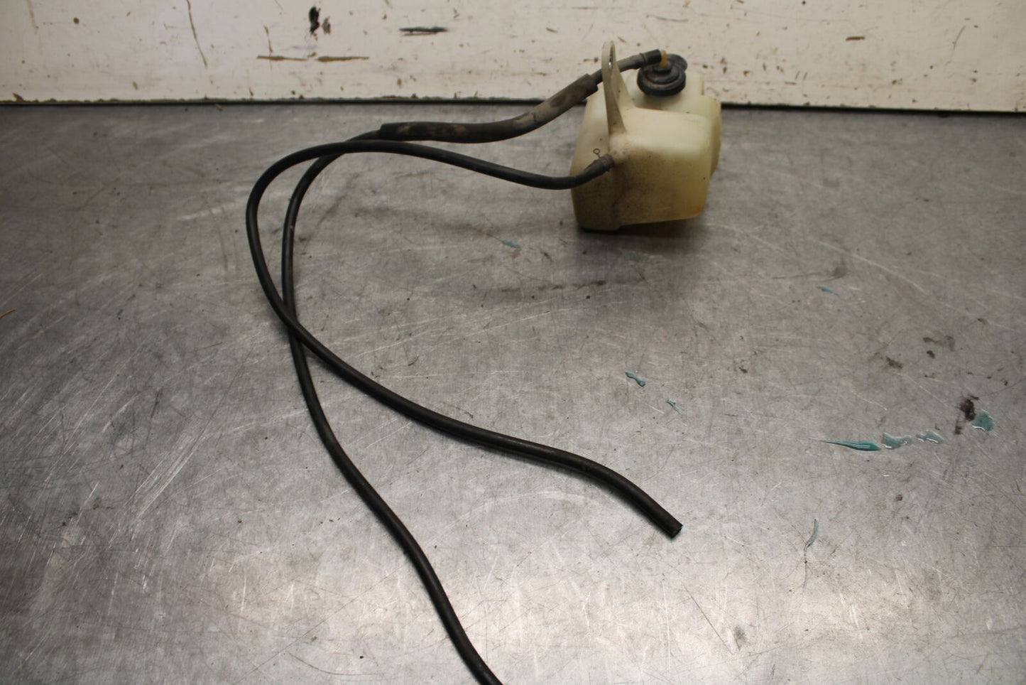 04-06 YAMAHA YZF R1 COOLANT WATER TANK RESERVOIR BOTTLE 5VY-21871-00-00 BB659