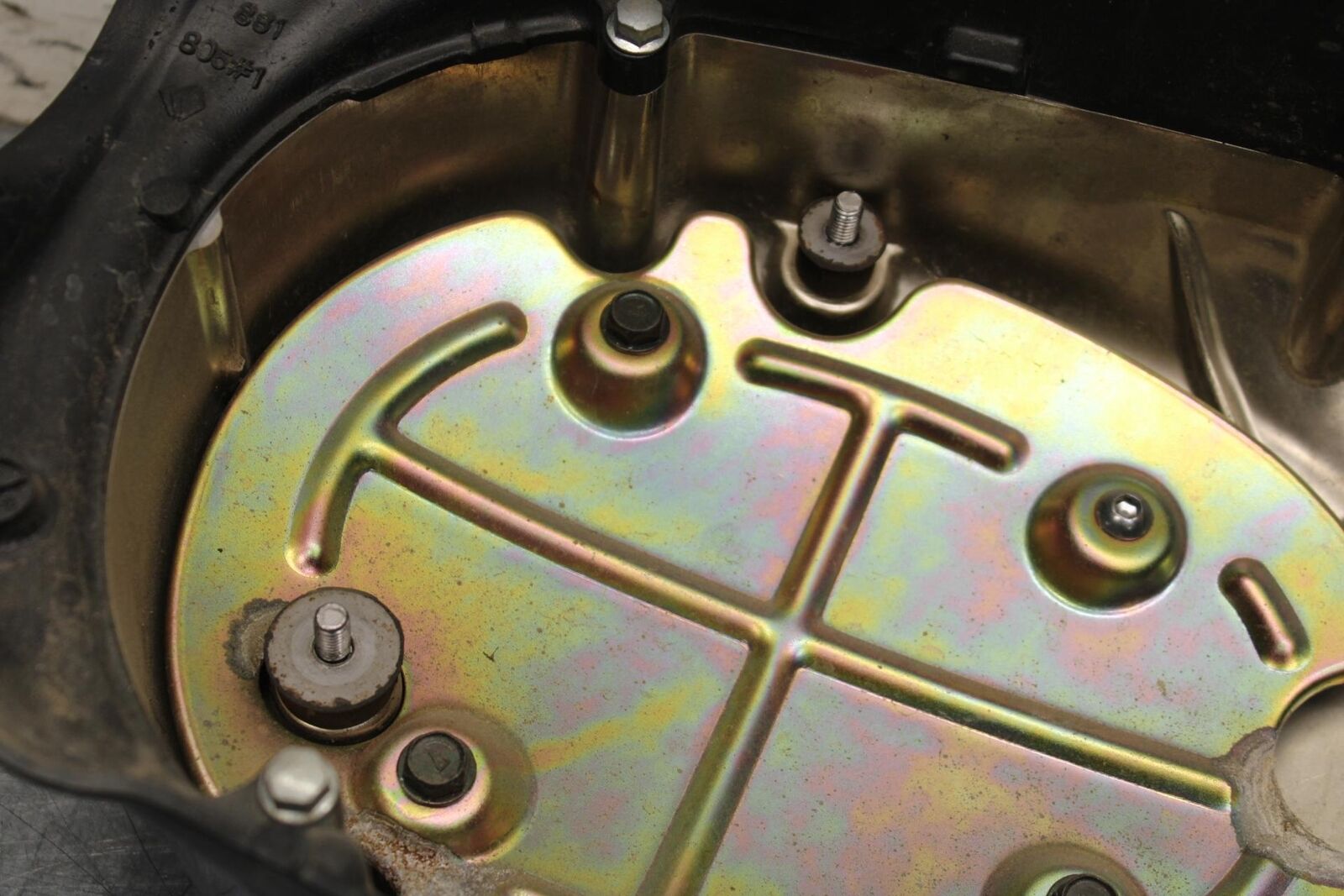 2005 Kawasaki Vulcan 1600 VN1600D Nomad ENGINE SPROCKET COVER BB556