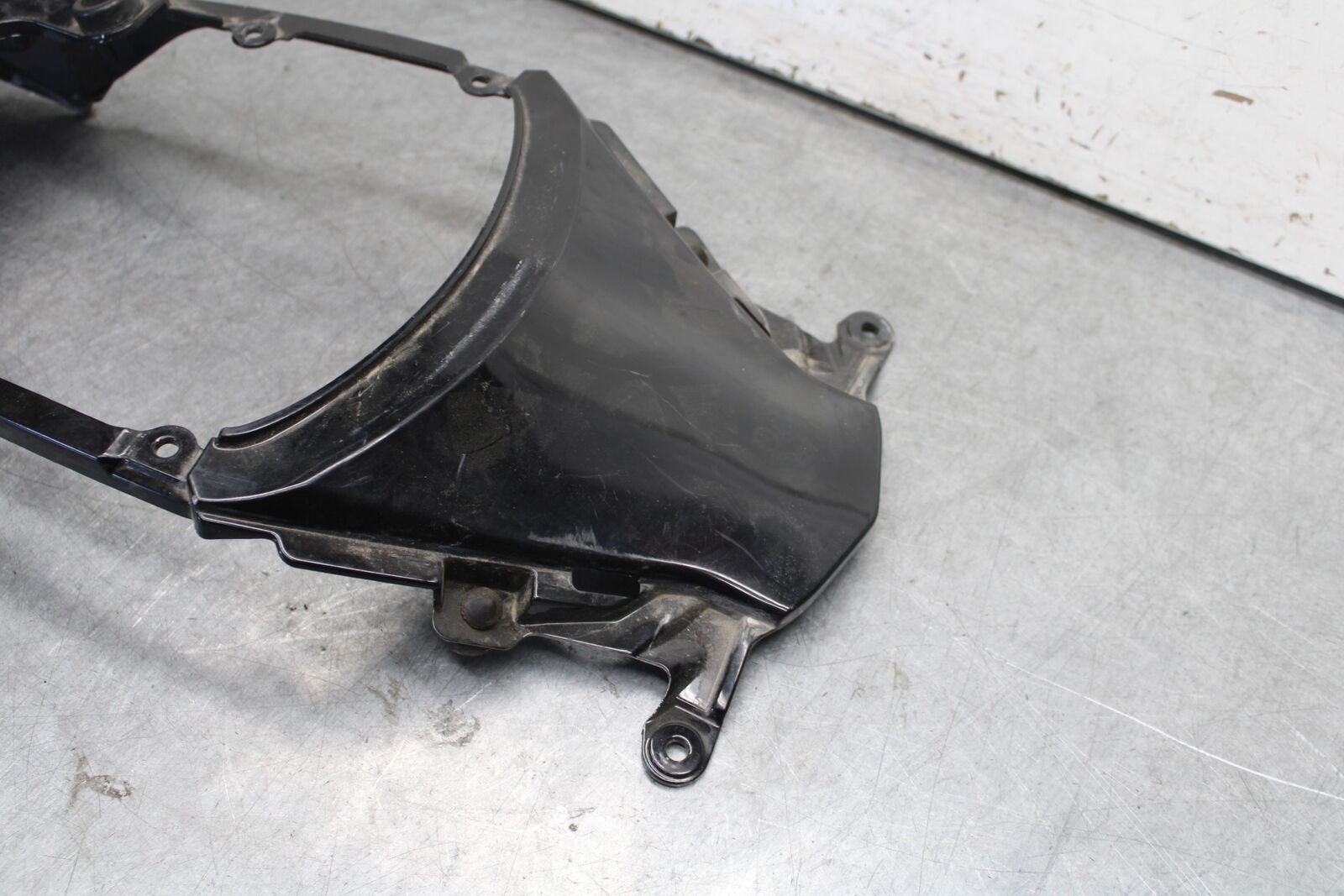 08-10 SUZUKI GSXR750 CENTER REAR BACK TAIL FAIRING COWL BB476