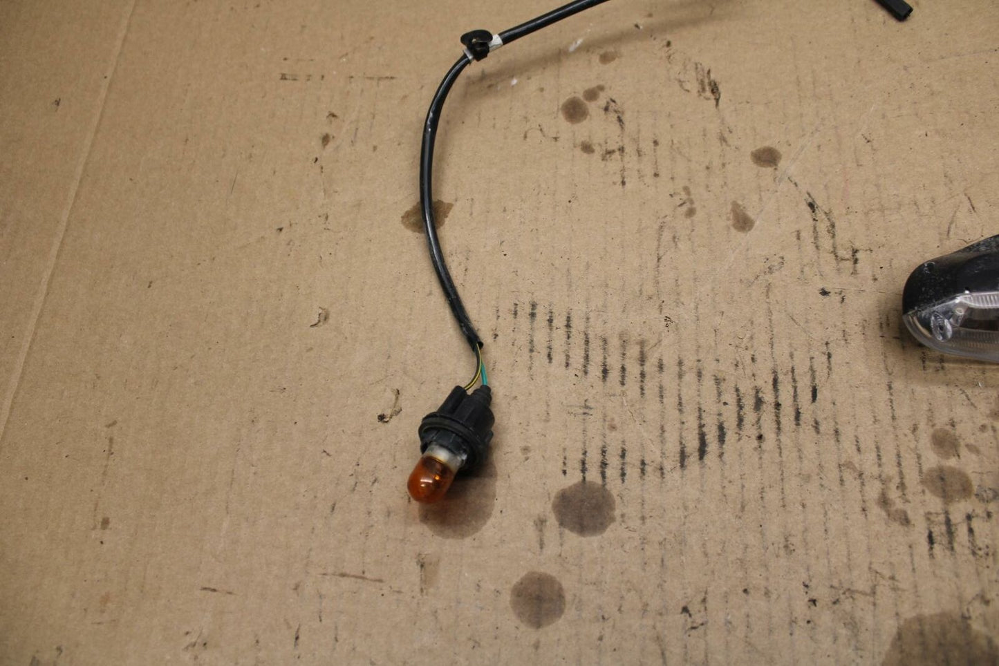 15 KAWASAKI NINJA 300 EX300 ABS  TURN SIGNAL LIGHT INDICATOR BB395