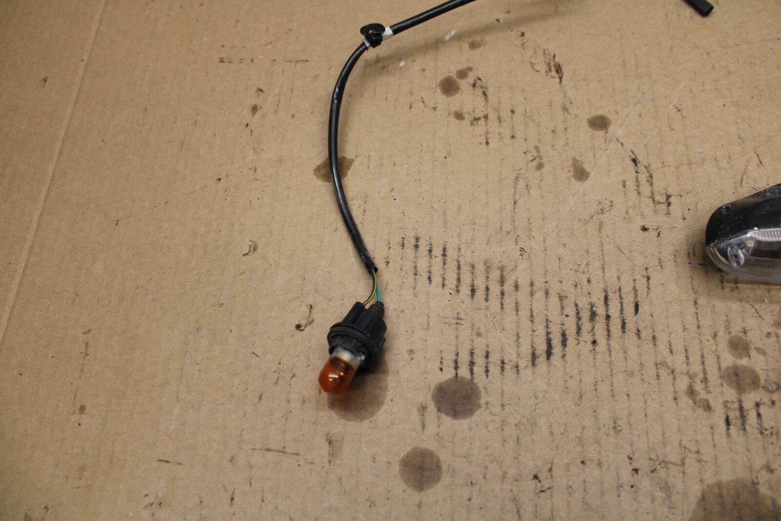 15 KAWASAKI NINJA 300 EX300 ABS  TURN SIGNAL LIGHT INDICATOR BB395