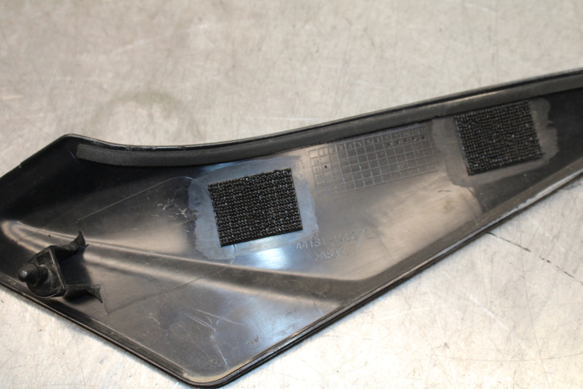 11-24 SUZUKI GSXR750 LEFT GAS TANK FUEL PANEL COVER TRIM COWL  44180-14J00 BB714