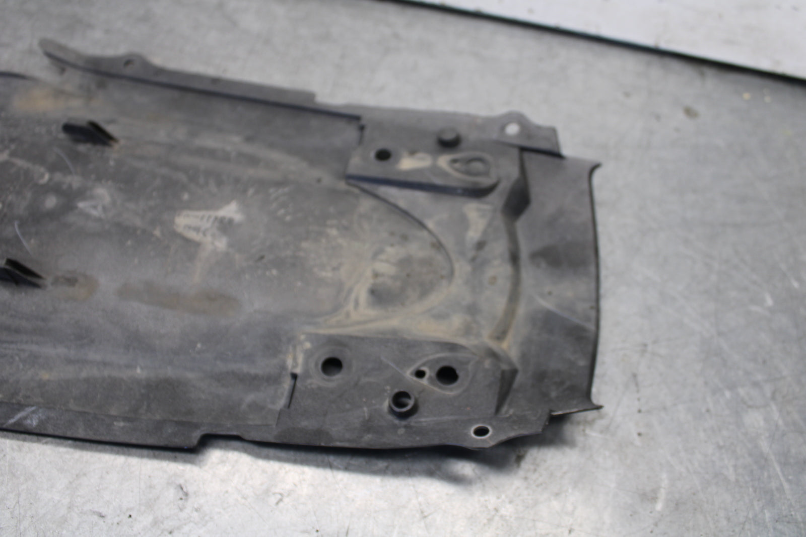 05-06 SUZUKI GSXR1000 REAR BACK TAIL UNDERTAIL FAIRING COWL FENDER BB663
