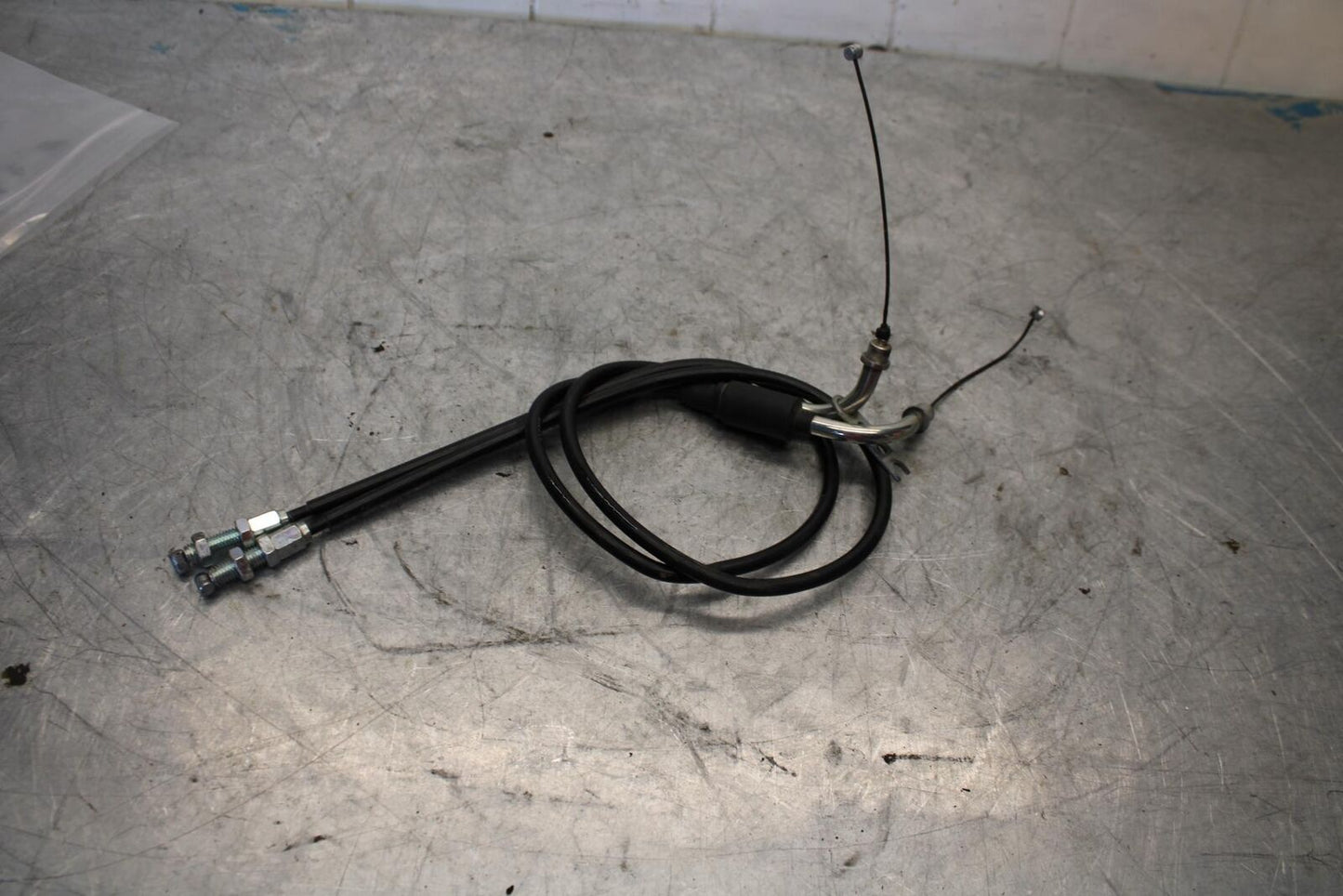 09-16 SUZUKI GSXR1000 THROTTLE CABLES LINES BB439