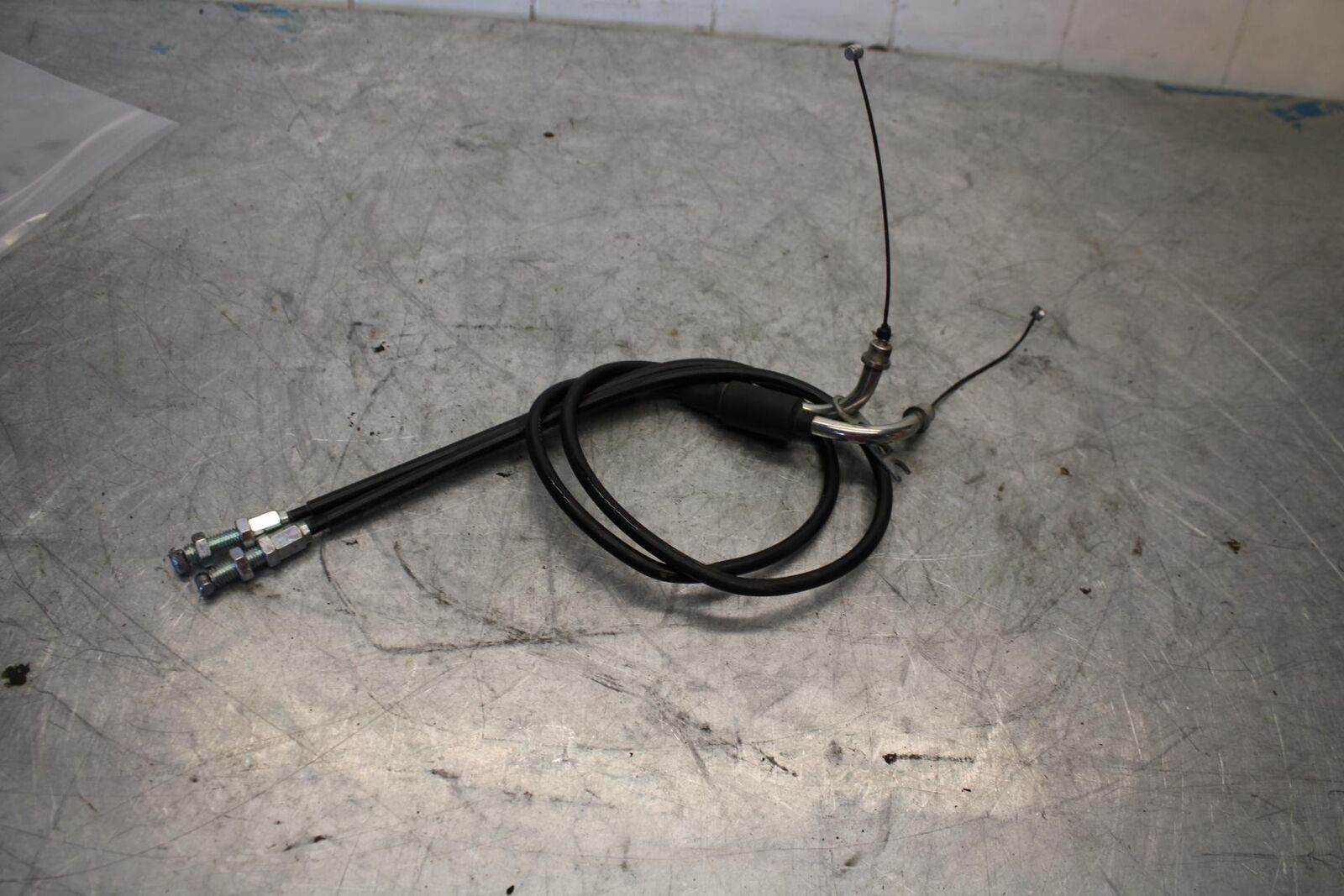 09-16 SUZUKI GSXR1000 THROTTLE CABLES LINES BB439