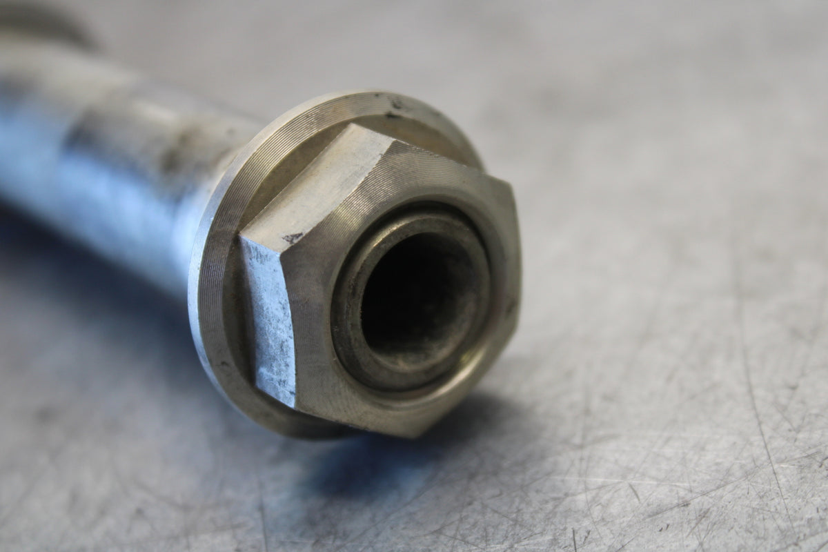 11-24 SUZUKI GSXR750 FRONT WHEEL RIM AXLE PIVOT BOLT BB687