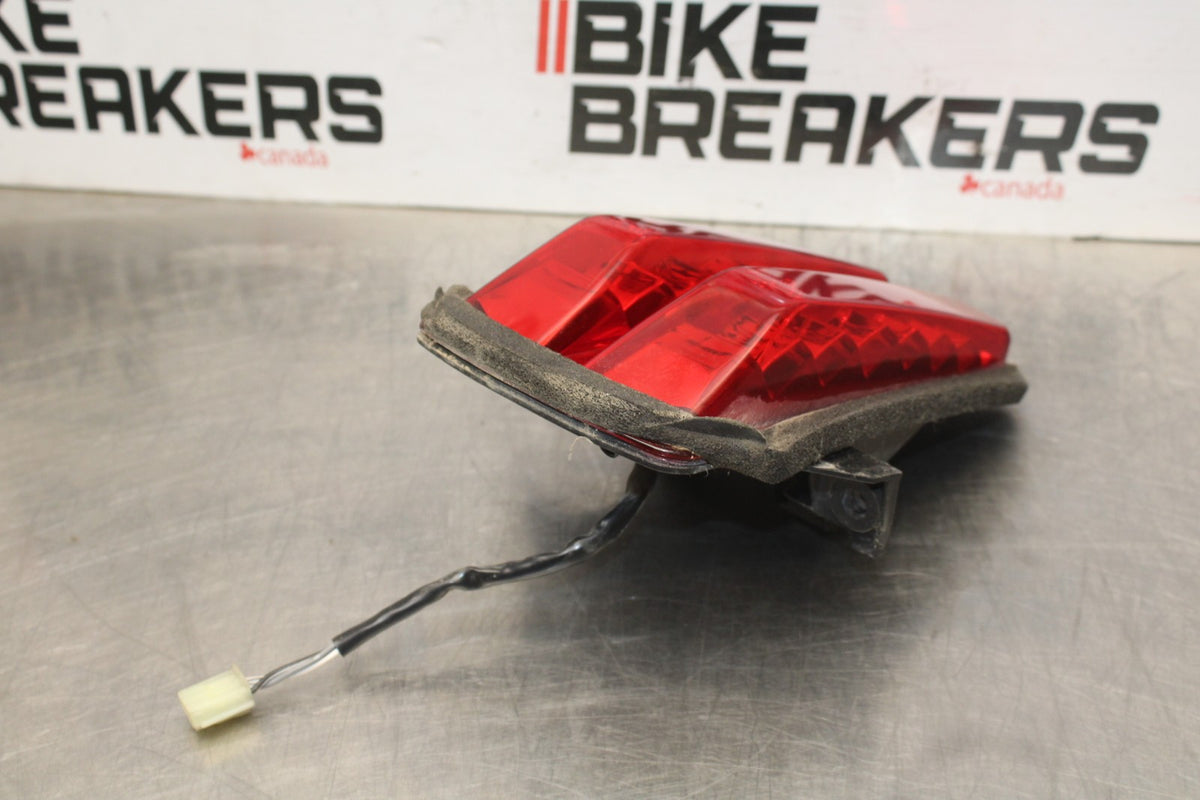 06 SUZUKI SV650S REAR TAIL TAILLIGHT BACK BRAKE LIGHT BB783