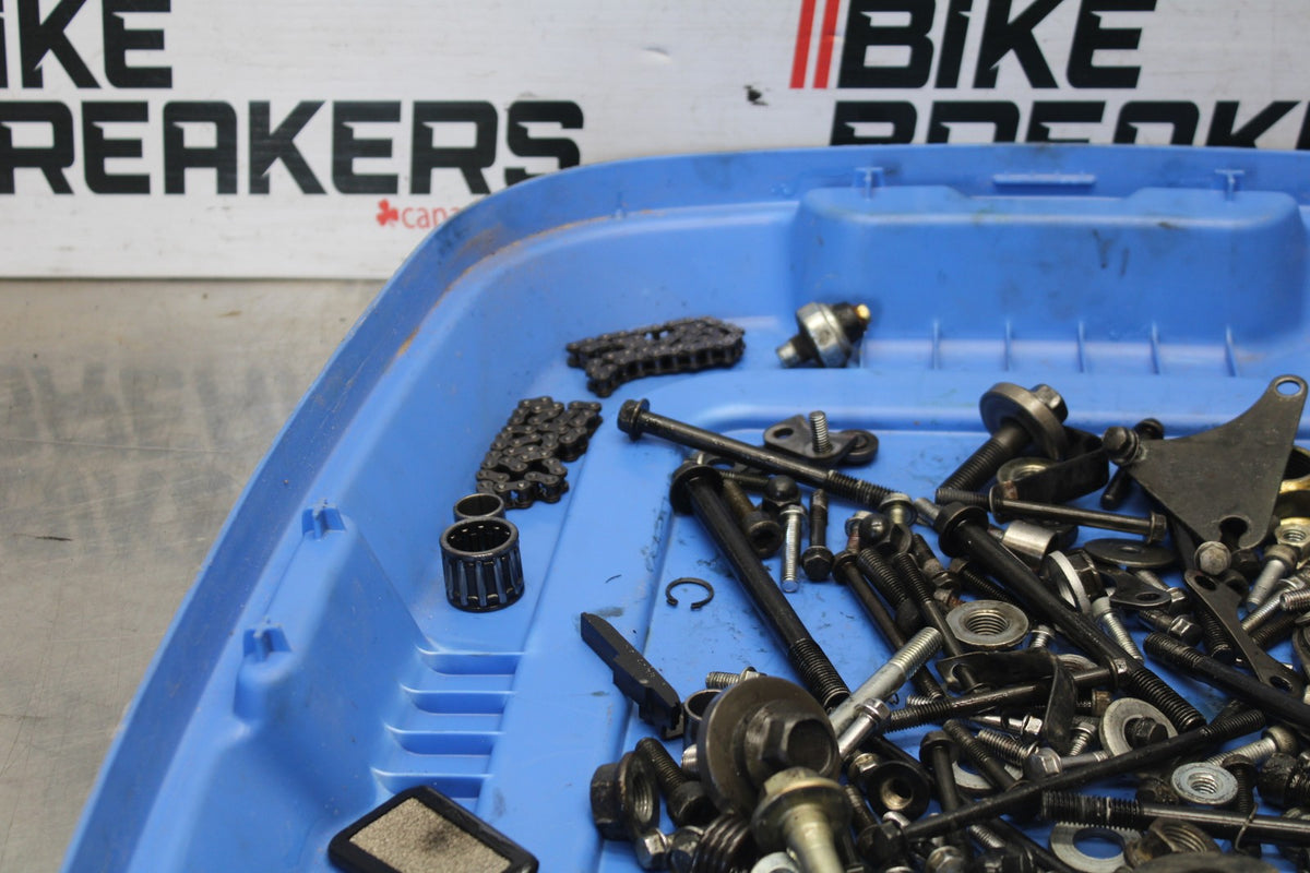 97 KAWASAKI VULCAN 1500 VN1500D CLASSIC ENGINE BOLTS HARDWARE MOTOR BB936