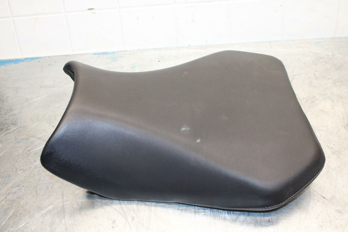 11-13 SUZUKI GSXR600 FRONT DRIVERS SEAT PAD SADDLE PILLION BB294