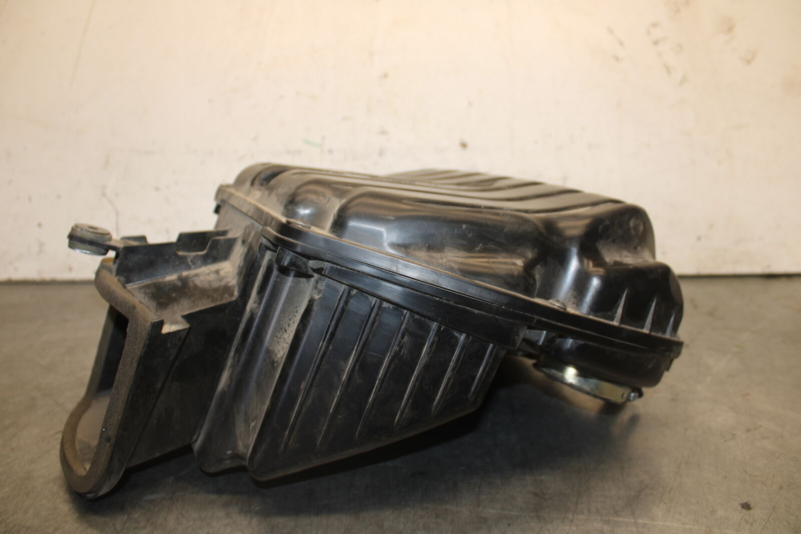 19-23 KAWASAKI NINJA ZX6R AIRBOX AIR INTAKE FILTER BOX BB701