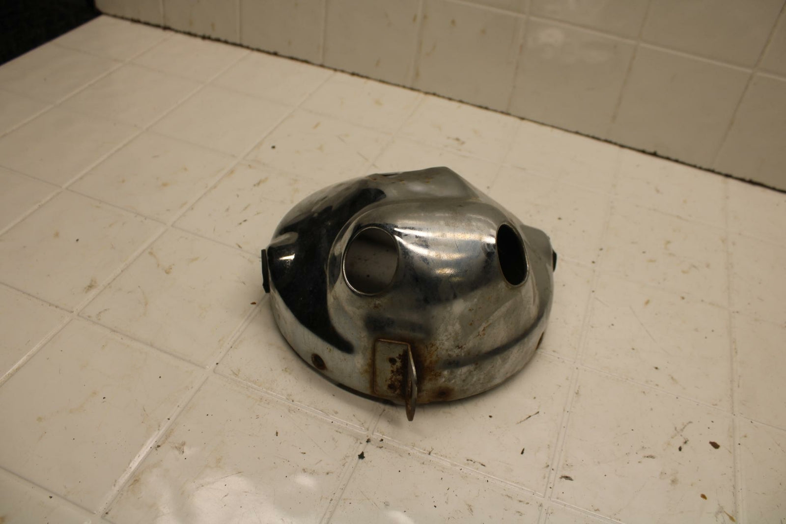 80-83 YAMAHA MAXIM 650 XJ650 HEADLIGHT CASE HOUSING BUCKET BB403