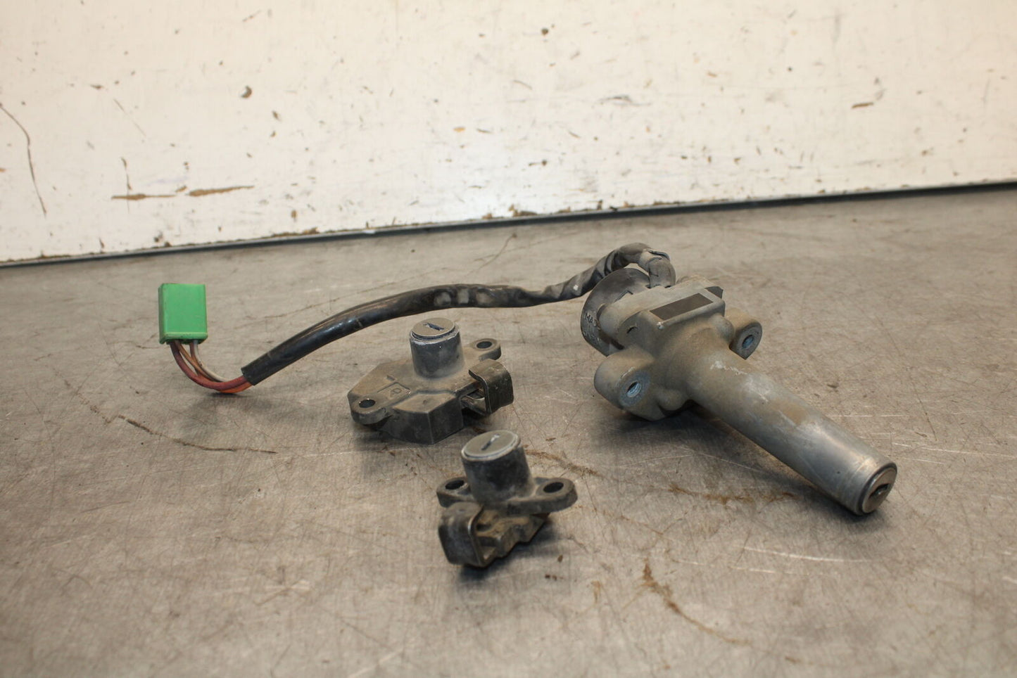 85-86 SUZUKI MADURA 1200 IGNITION LOCK KEY SET AND SEAT LOCK  BB691