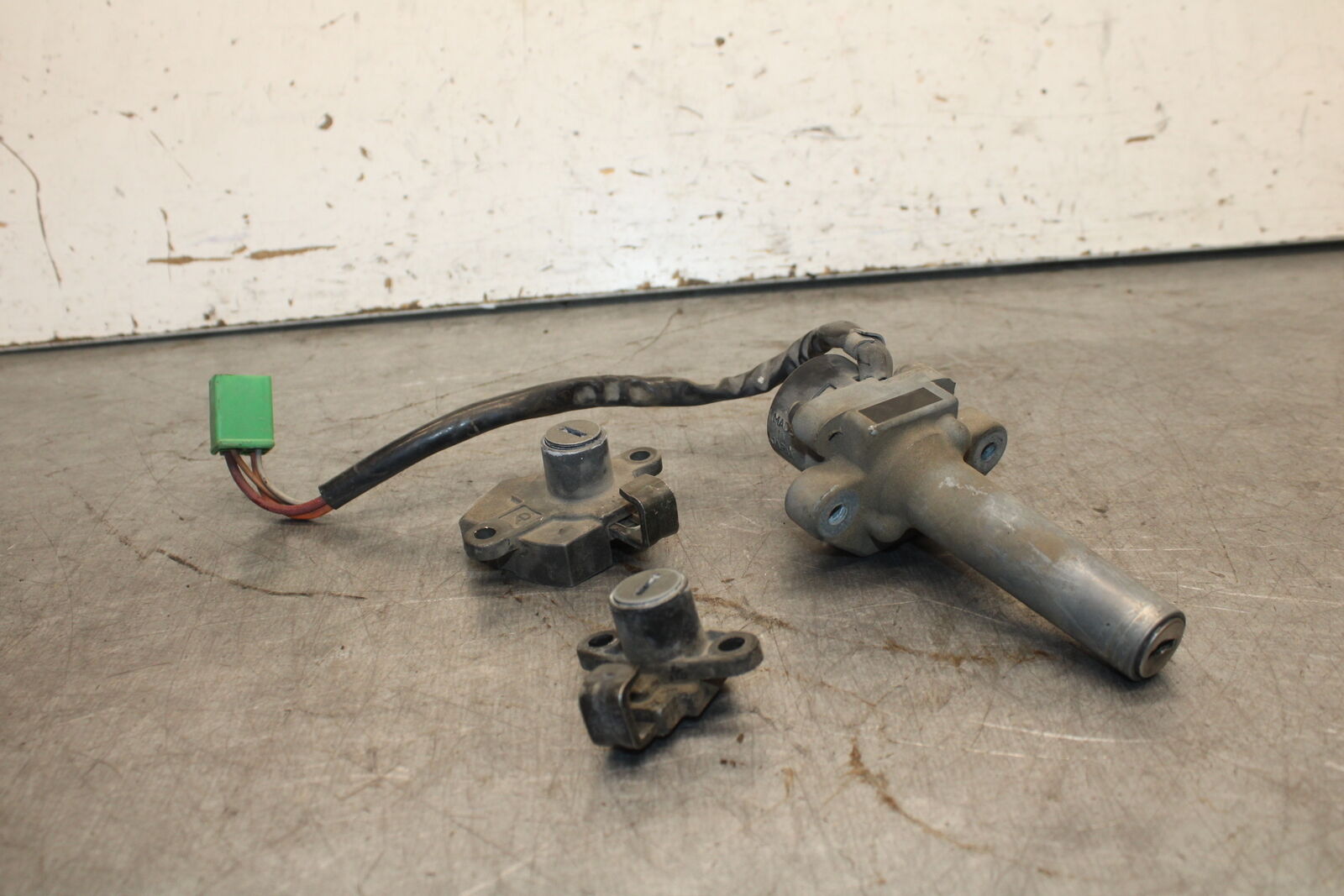 85-86 SUZUKI MADURA 1200 IGNITION LOCK KEY SET AND SEAT LOCK  BB691