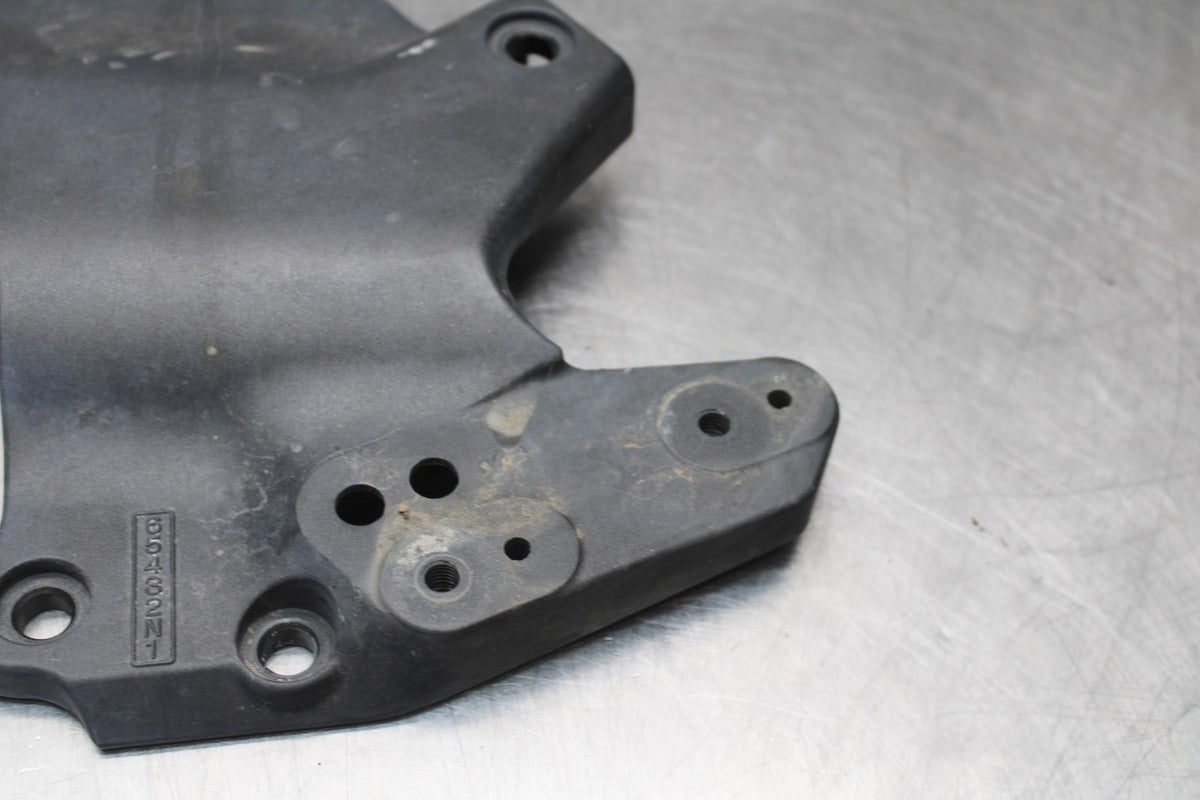 09 KAWASAKI CONCOURS 14 ZG1400B ENGINE SPROCKET COVER BB875