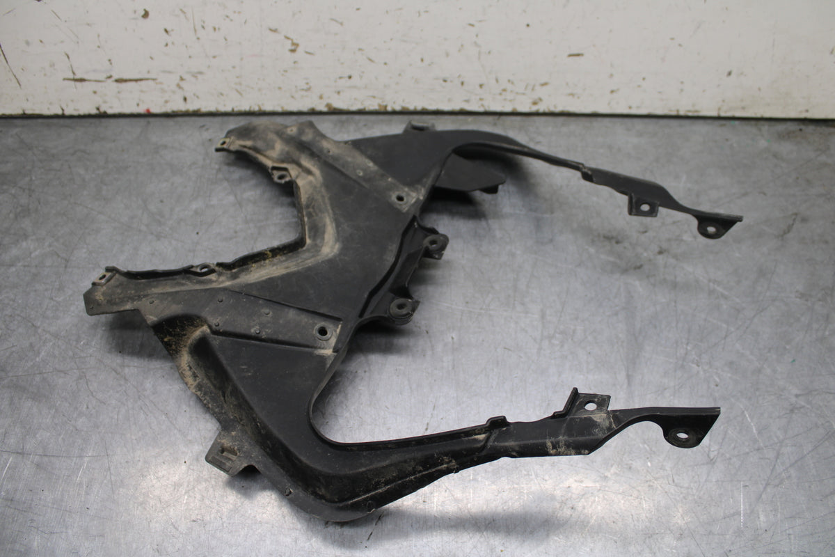 24-25 KAWASAKI NINJA ZX6R CENTER REAR BACK TAIL FAIRING COWL BB726