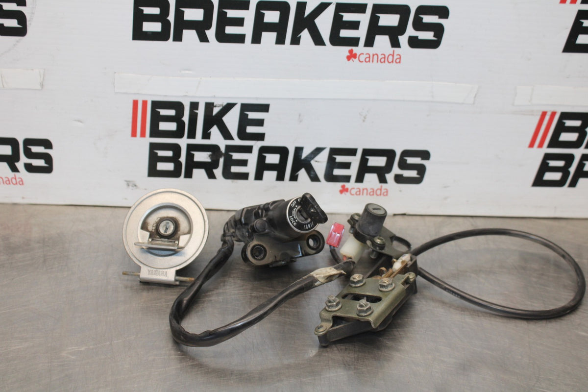 03 YAMAHA YZF R1 IGNITION LOCK KEY SET W/ GAS CAP AND SEAT LOCK BB895