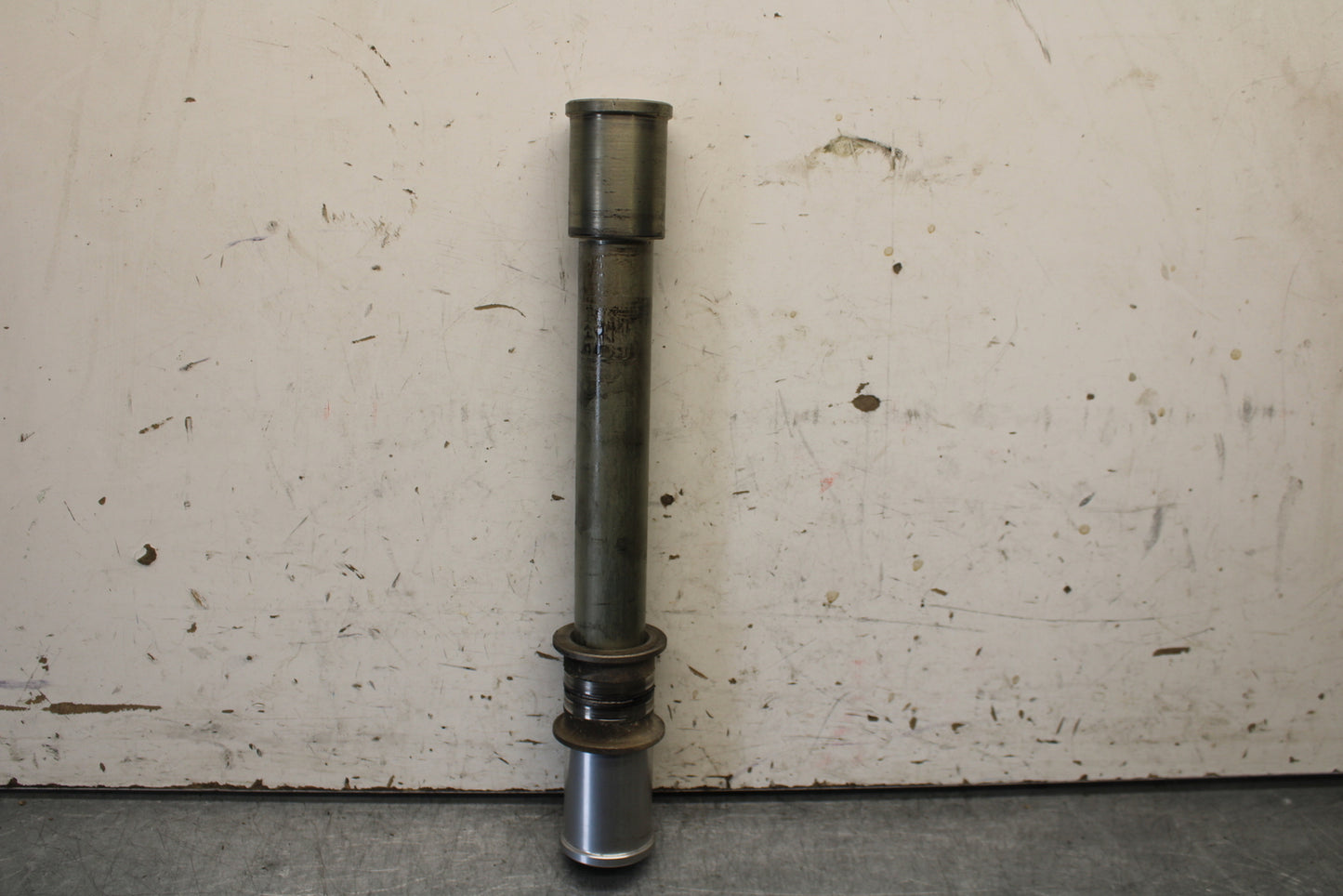 16 KAWASAKI NINJA ZX10R FRONT WHEEL RIM AXLE PIVOT BOLT 41068-0594 BB650