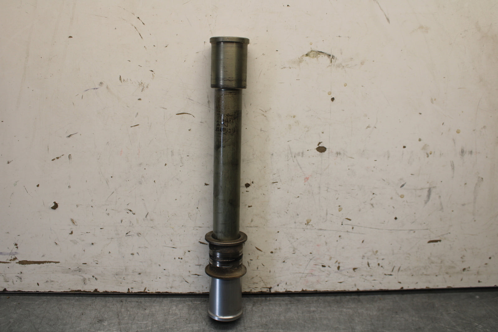 16 KAWASAKI NINJA ZX10R FRONT WHEEL RIM AXLE PIVOT BOLT 41068-0594 BB650