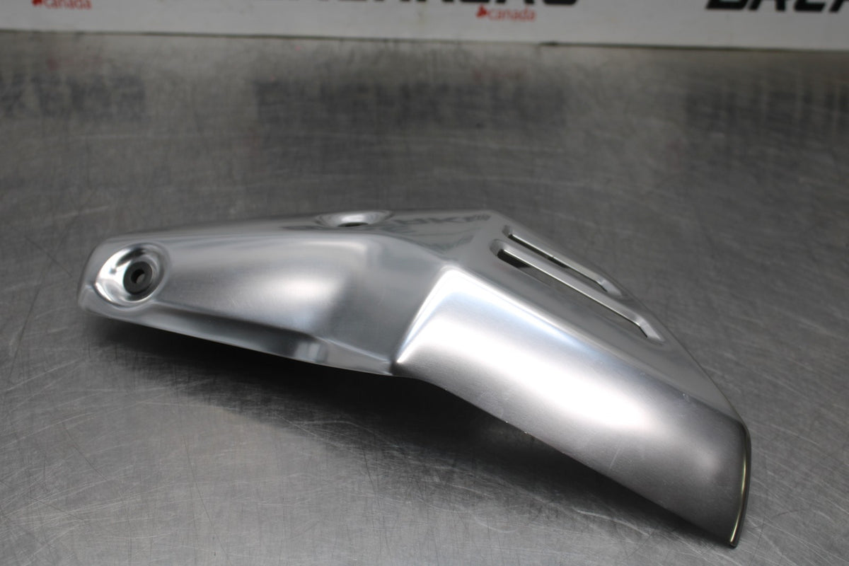 18 SUZUKI GSXR1000 REAR BACK MUFFLER EXHAUST PIPE COVER HEAT SHIELD GUARD BB642