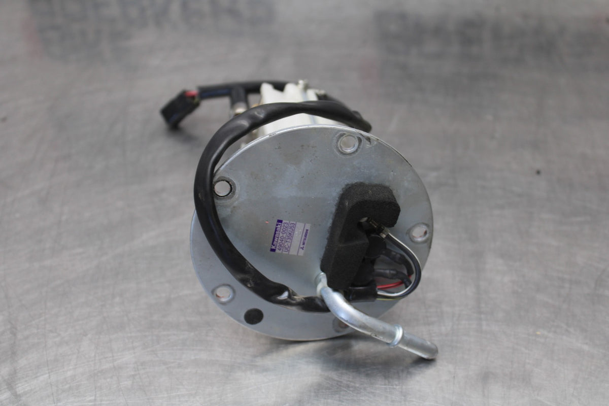 13-18 KAWASAKI NINJA ZX6R FUEL PUMP GAS PETROL SENDER UNIT BB915