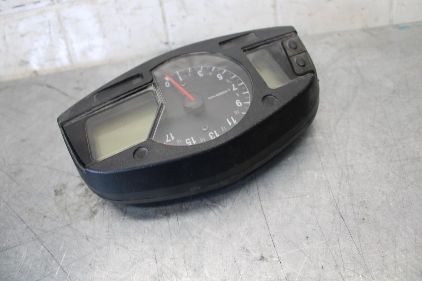 2011 Honda CBR600RR SPEEDO  GAUGES DISPLAY CLUSTER SPEEDOMETER TACHOMETER BB520