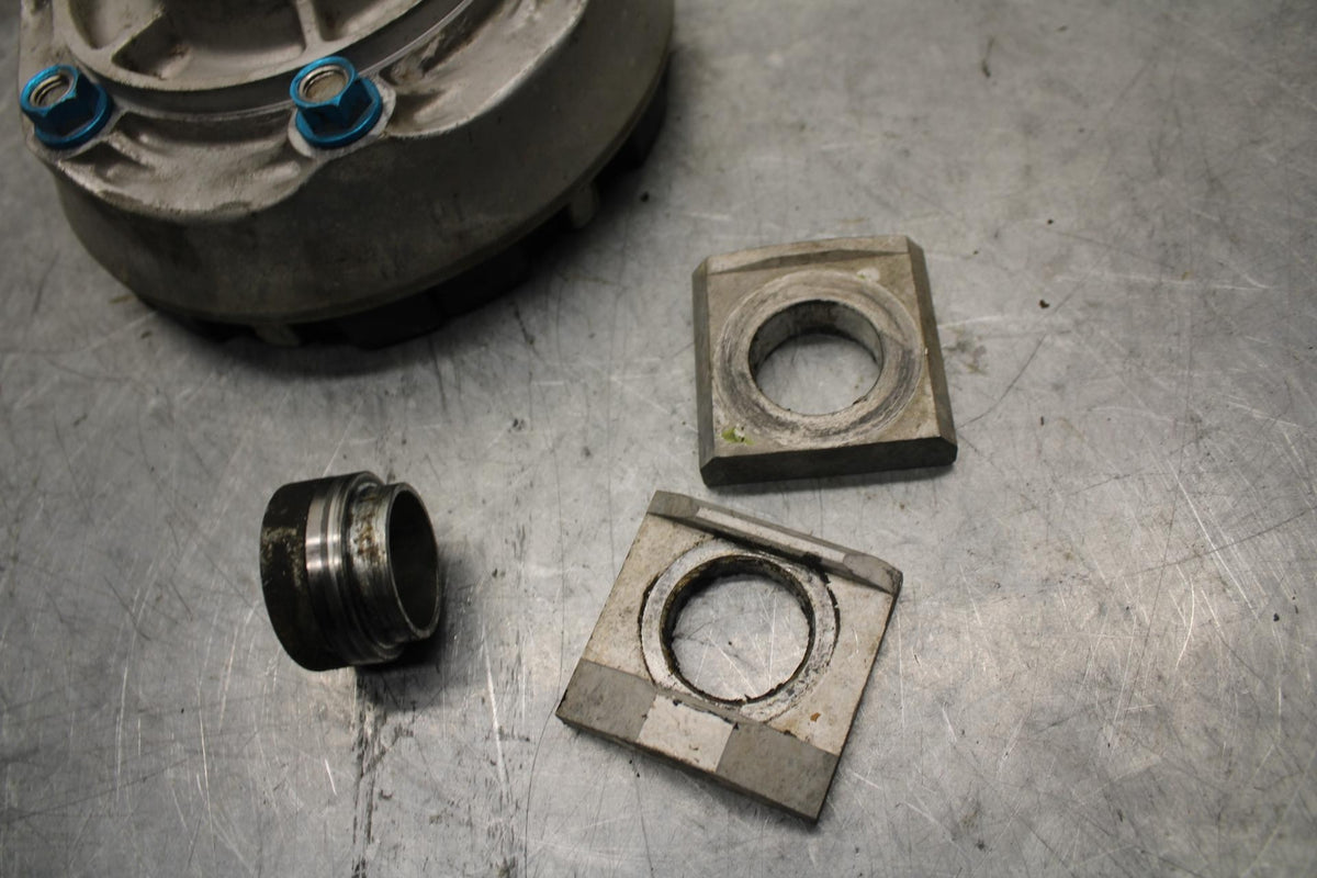 1997 Suzuki GSXR750 REAR HUB  DAMPERS CUSH ABSORBERS BB39