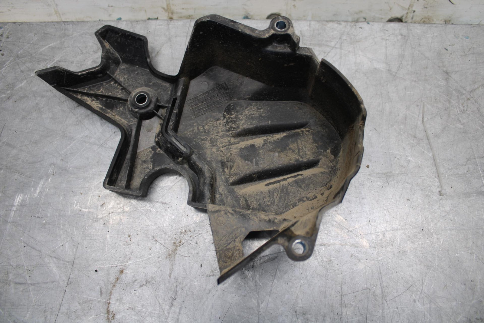 18 KAWASAKI Z 400 ENGINE SPROCKET COVER BB469