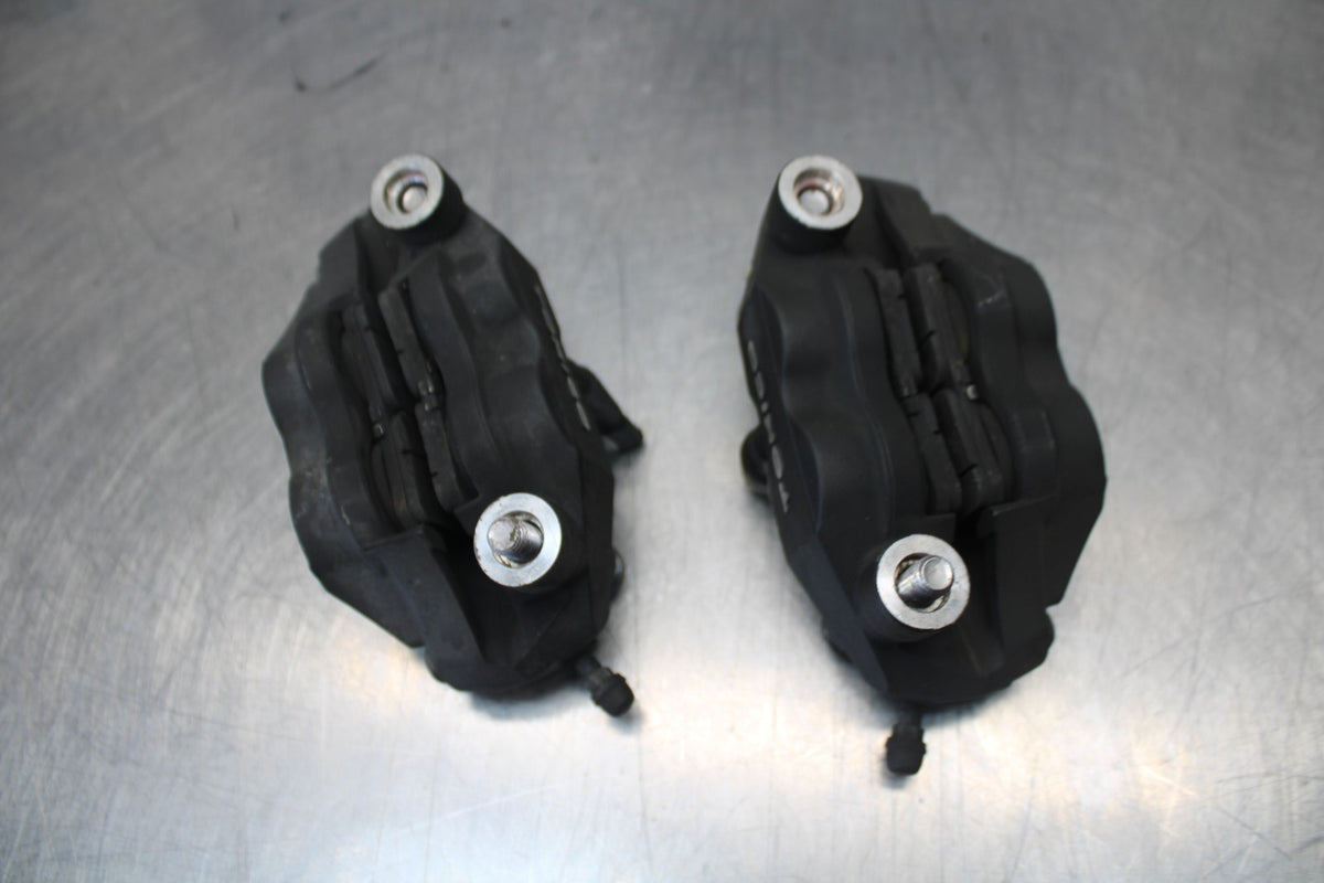 07 SUZUKI GSXR1000 RIGHT LEFT FRONT BRAKE CALIPER SET PAIR CALIPERS BB770