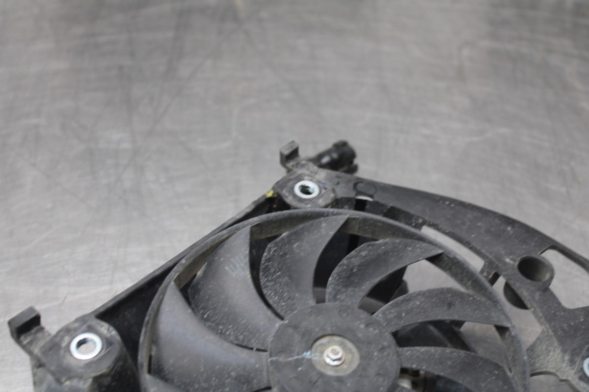 18 HONDA CB500F ENGINE RADIATOR COOLING FAN BB861