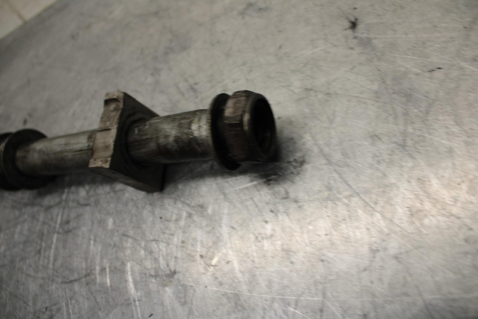 05-06 HONDA CBR600RR REAR AXLE BACK WHEEL RIM PIVOT BOLT AXEL BB444