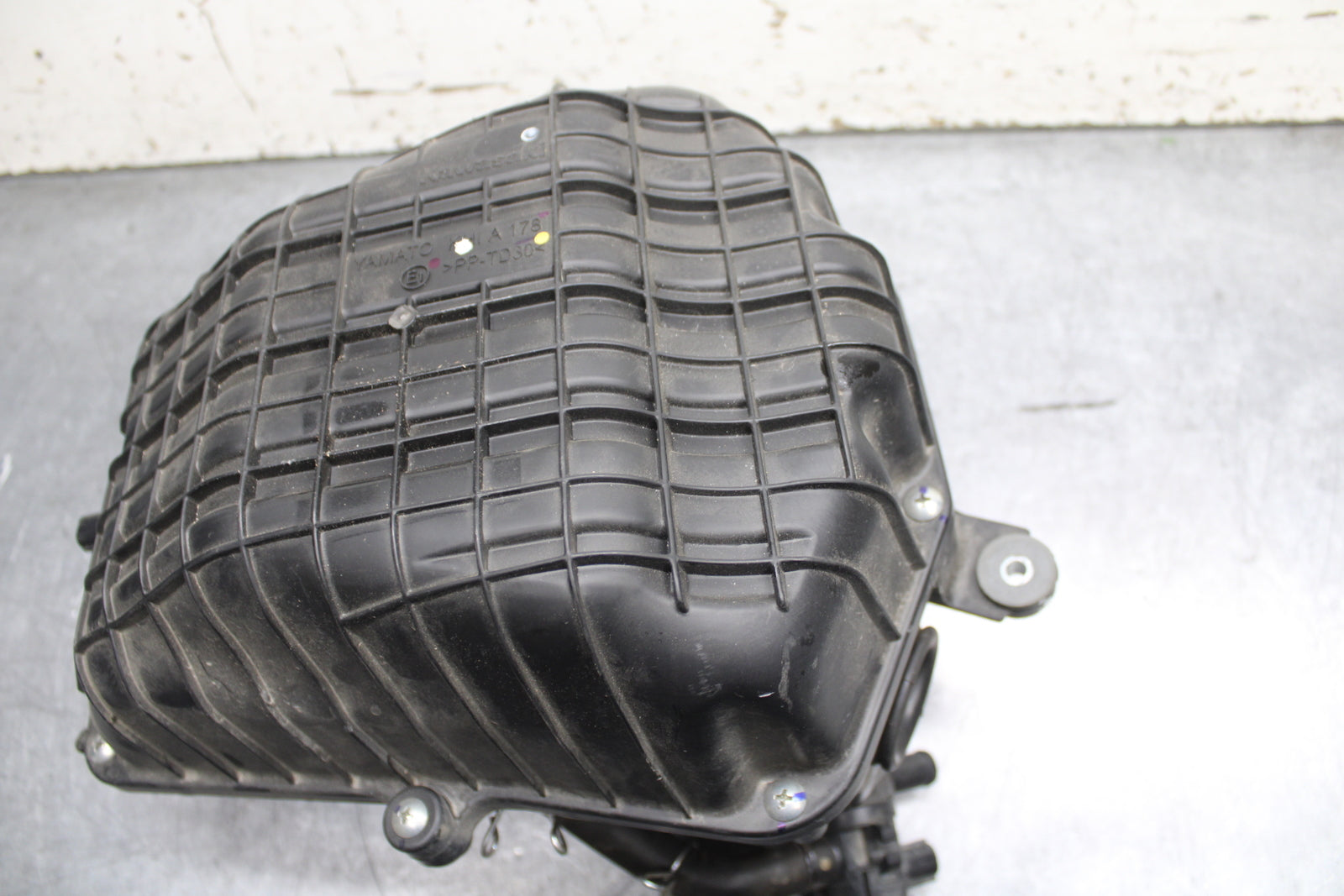 24 KAWASAKI NINJA 500 ABS AIRBOX AIR INTAKE FILTER BOX BB744