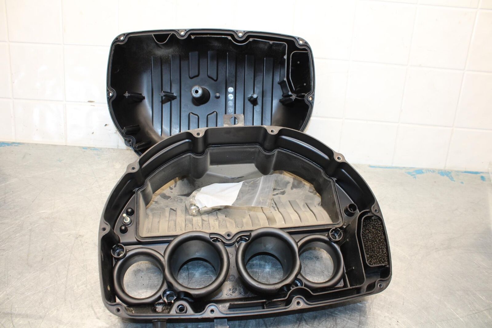 09-16 SUZUKI GSXR1000 AIRBOX AIR INTAKE FILTER BOX BB439 