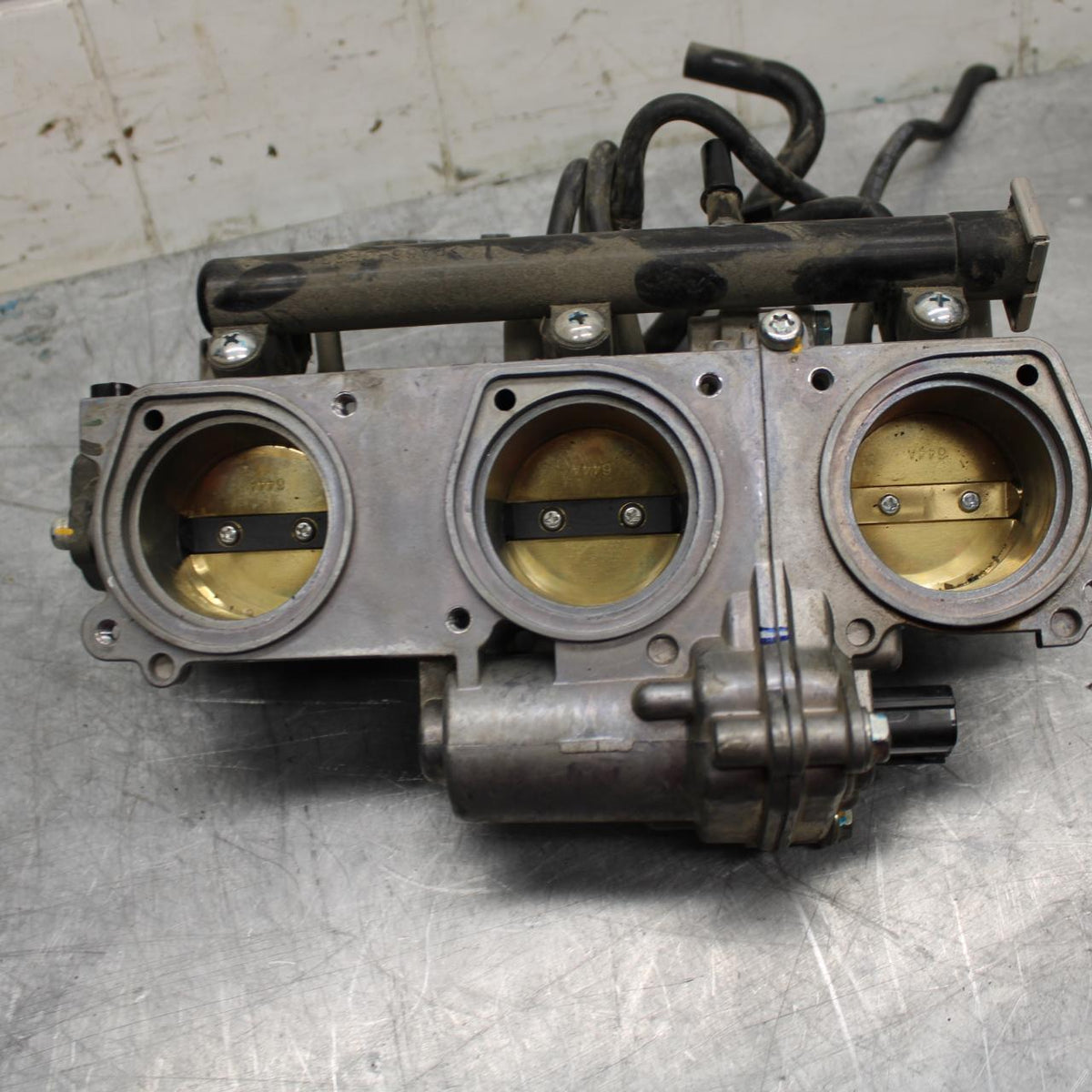 17-21 TRIUMPH STREET TRIPPLE R ABS MAIN FUEL INJECTORS / THROTTLE BODIES bb452