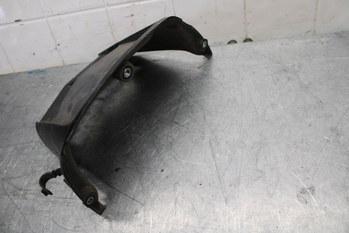 08-16 YAMAHA YZF R6 REAR WHEEL TIRE HUGGER FENDER 2C0-21650-00-00 BB436