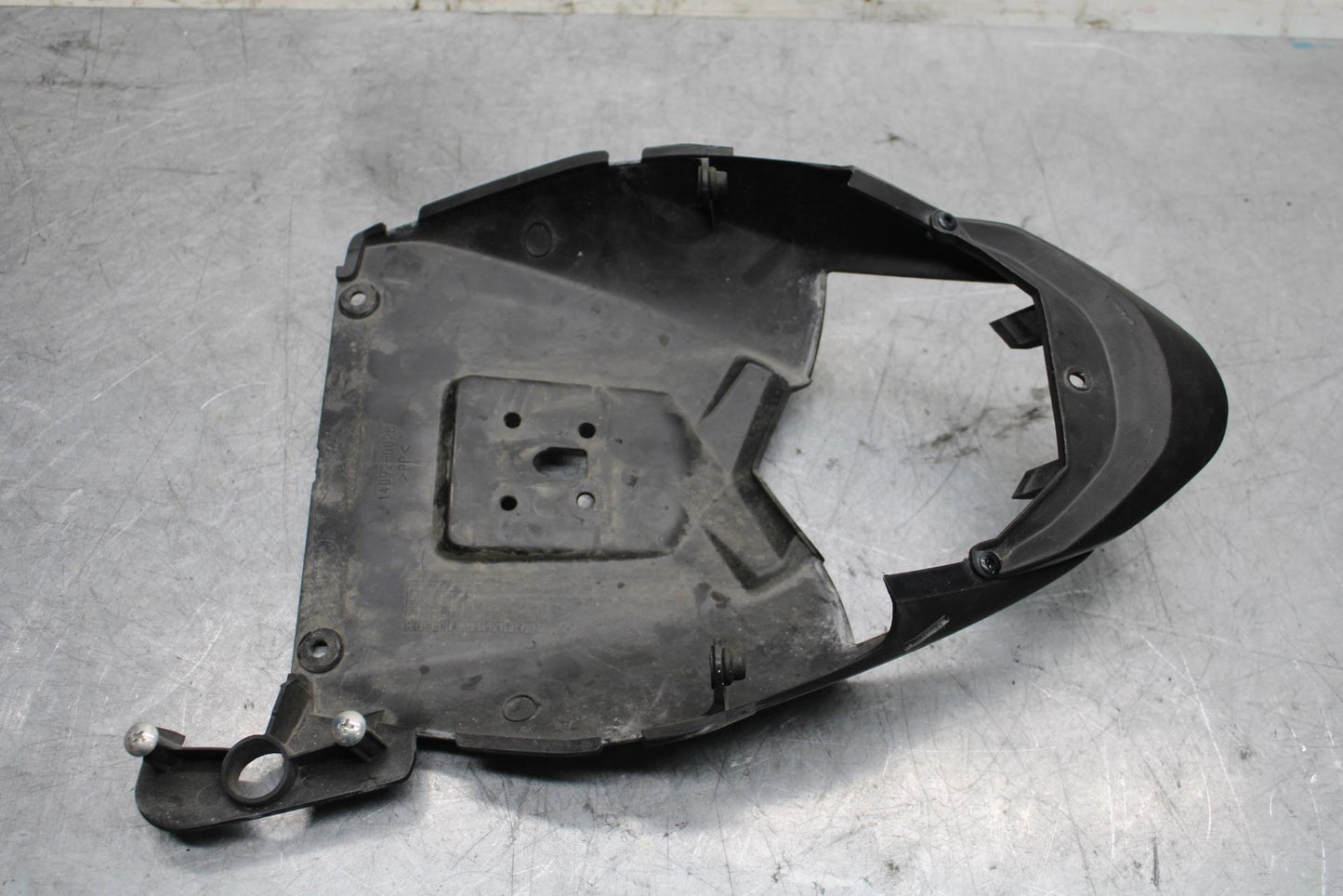 2009 Kawasaki Ninja ZX6R ZX600R REAR TAILLIGHT BRAKE LIGHT TRIM  BB548