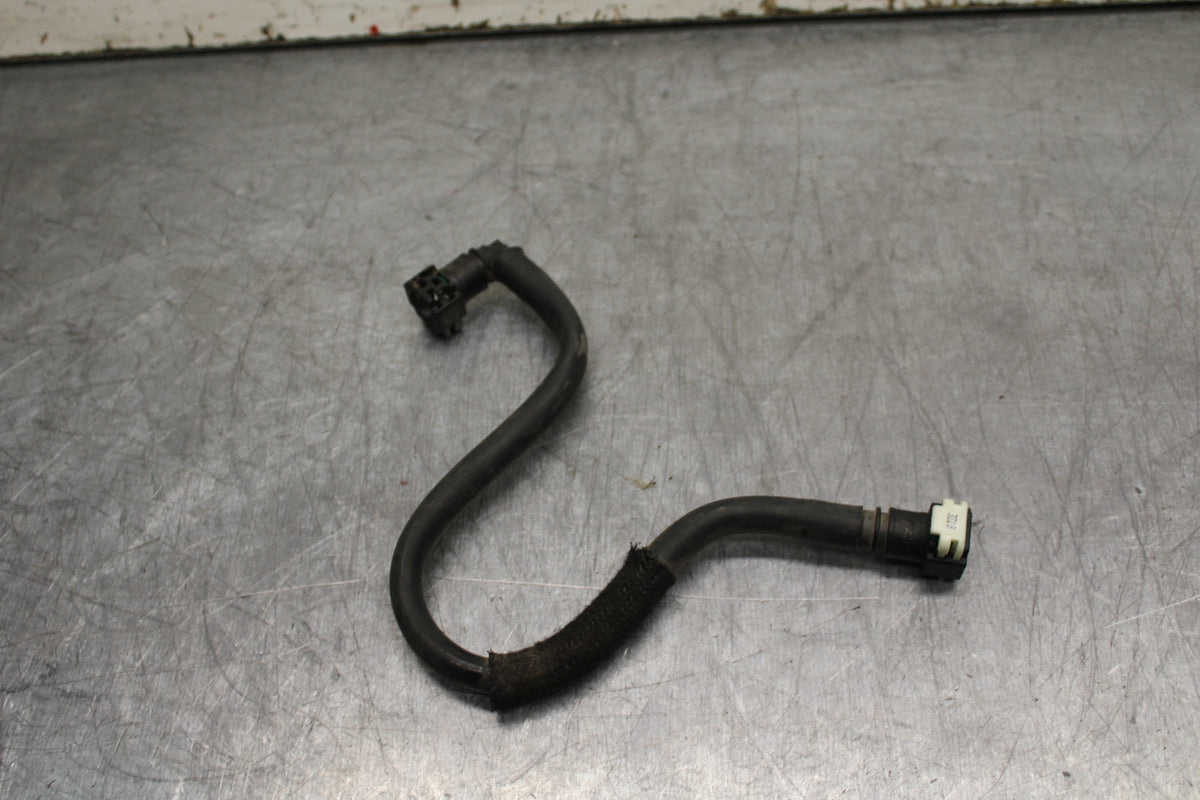 22-24 YAMAHA XSR900 FUEL HOSE GAS LINE TUBE PIPE BB710