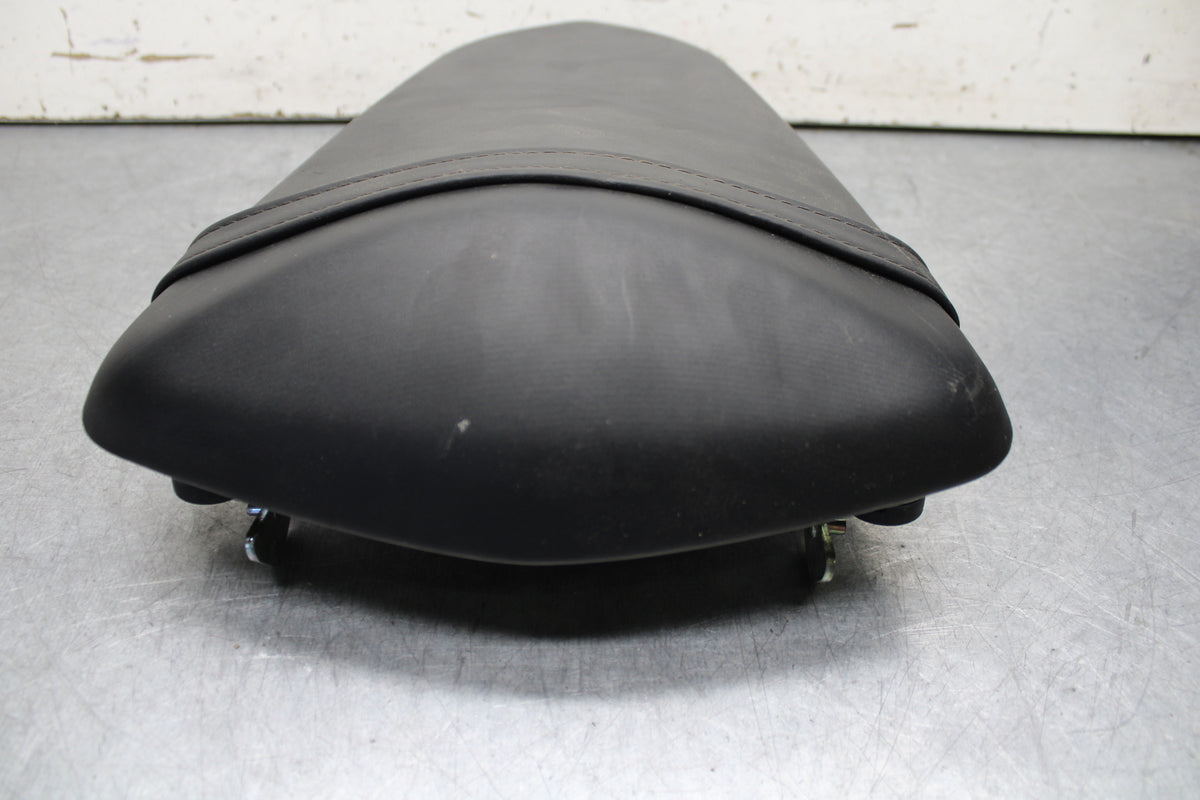 15-17 YAMAHA YZF R3 REAR BACK PASSENGER TANDEM SEAT PAD SADDLE PILLION BB651