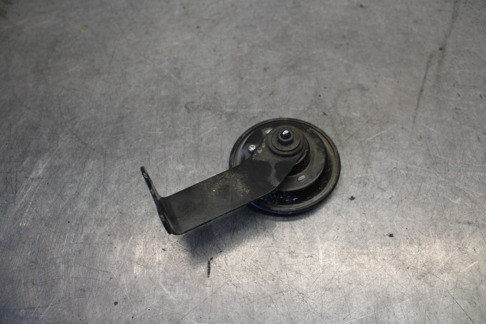 11-24 SUZUKI GSXR750 HORN SIGNAL BB687