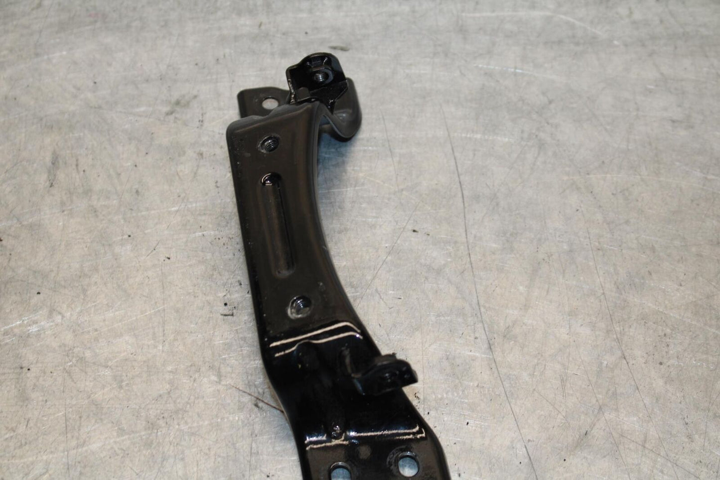 19-22 KAWASAKI Z400 GAS TANK FUEL CELL PETROL RESERVOIR BRACKET MOUNT BB70