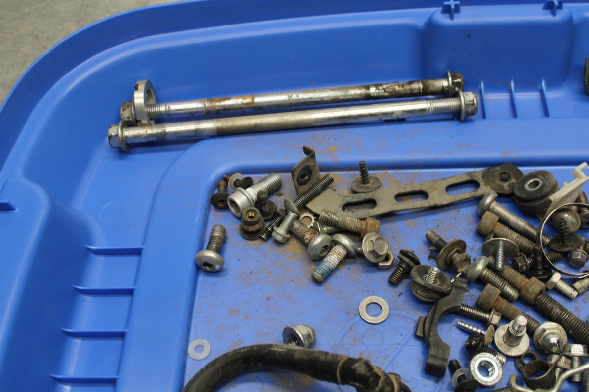 08-10 SUZUKI GSXR 600 MOUNTING BOLTS HARDWARE MOTOR SCREWS  BB721
