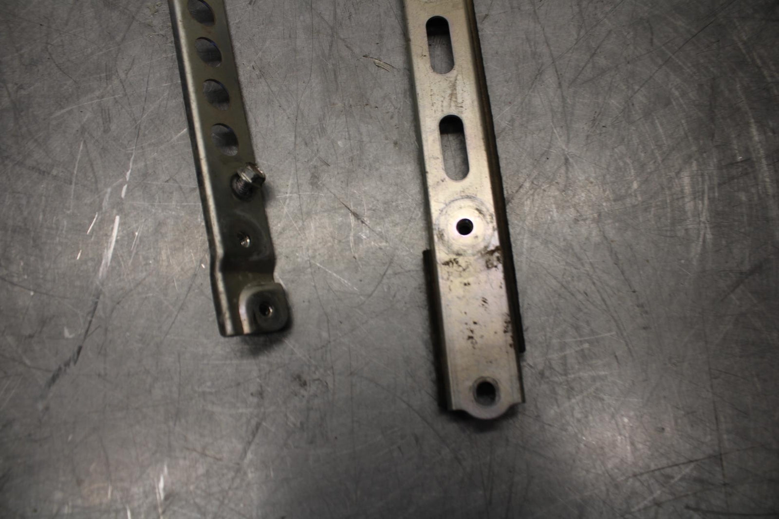 07-08 KAWASAKI CONCOURS 1400 ABS GAS TANK PETROL RESERVOIR BRACKETS BB449