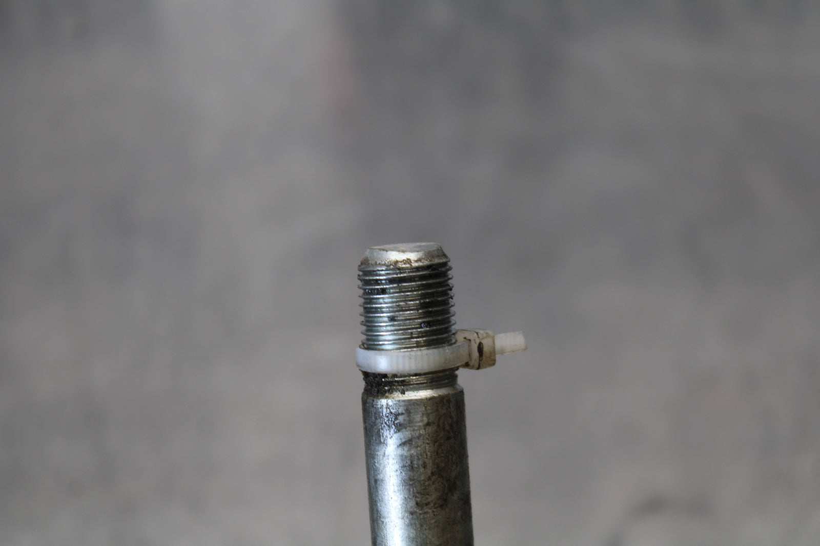 09-15 YAMAHA FZ6R FRONT WHEEL RIM AXLE PIVOT BOLT BB161