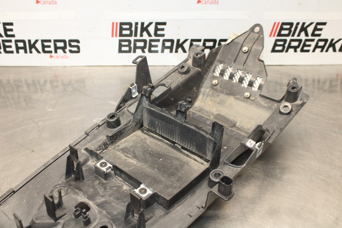 24 APRILIA TUONO V4 1100 FACTORY ABS REAR BACK TAIL UNDERTAIL FAIRING COWL BB887