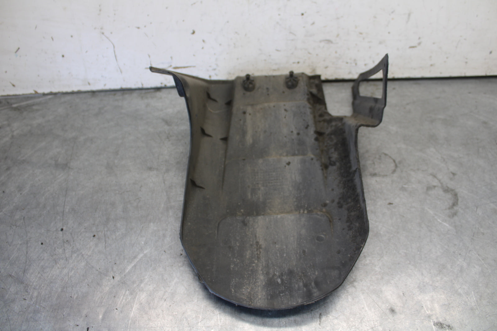 03-04 KAWASAKI NINJA ZX6RR REAR BACK WHEEL TIRE HUGGER FENDER BB684