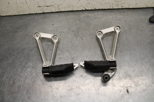 15-16 HONDA CB300F REAR BACK PASSENGER PEG SET PAIR BB740