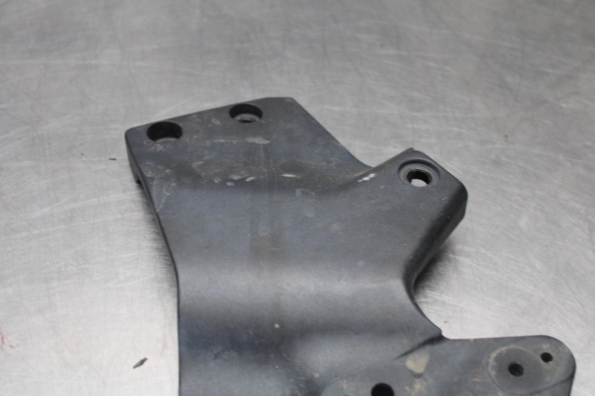 09 KAWASAKI CONCOURS 14 ZG1400B ENGINE SPROCKET COVER BB875