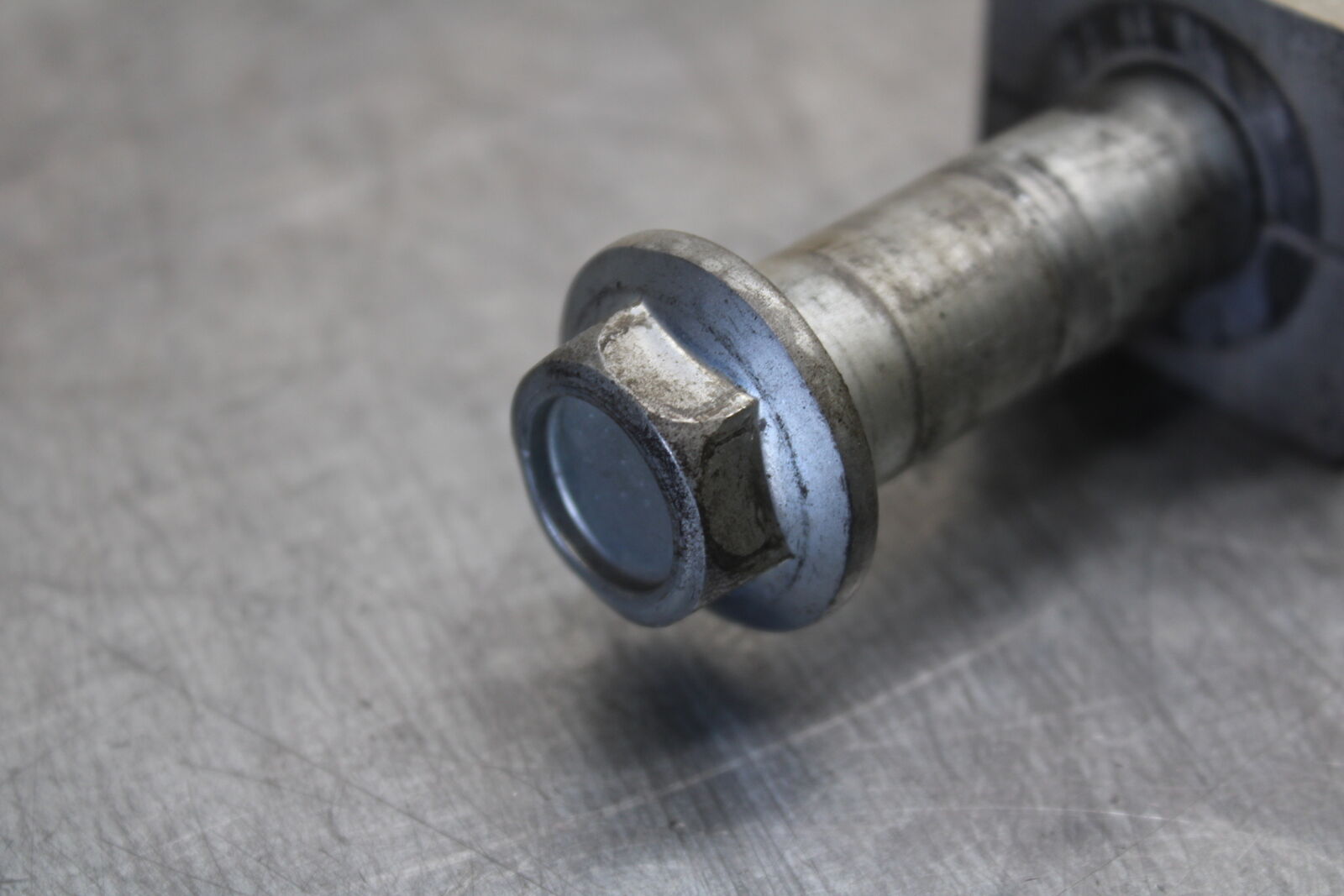 12-17 KAWASAKI ER-6N Z650 REAR AXLE BACK WHEEL RIM PIVOT BOLT AXEL BB709