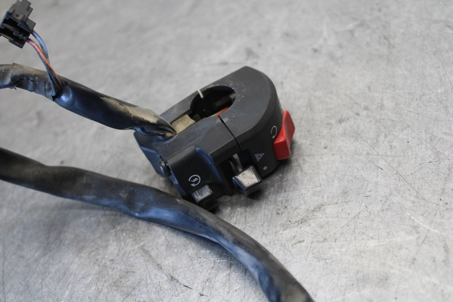 03-07 SUZUKI SV1000S RIGHT CLIP ON HANDLE KILL OFF START SWITCH SWITCHES BB657